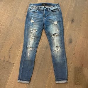 Judy Blue Distressed Skinnies